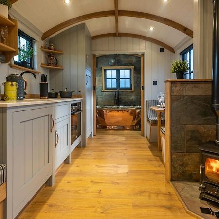 Monkwood Shepherds Hut - Ockeridge Rural Retreats Worcester Luaran gambar